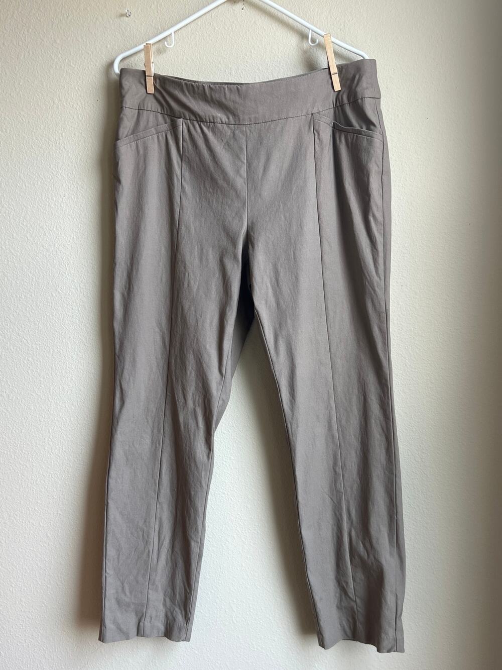 Chicos So Slimming Taupe Khaki Straight Leg Pull On Pants Size 2 Short Large
